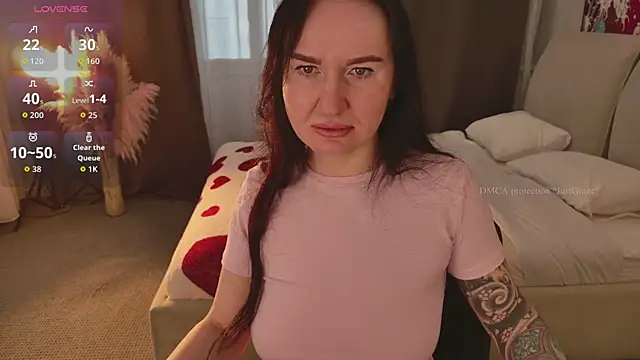 JustGrace online show from 04-13-26, 07:25