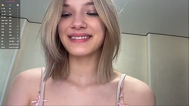 Snapshot of Carolini_i chatting on 07-01-26, 04:40 Carolini i online show from 07-01-26, 04:40