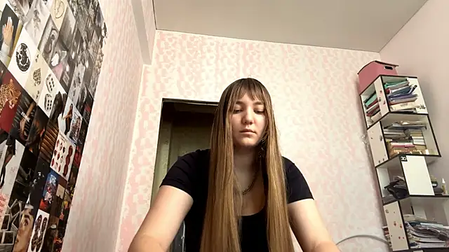 Snapshot of JanineThielman chatting on 06-04-26, 06:30 JanineThielman online show from 06-04-26, 06:30