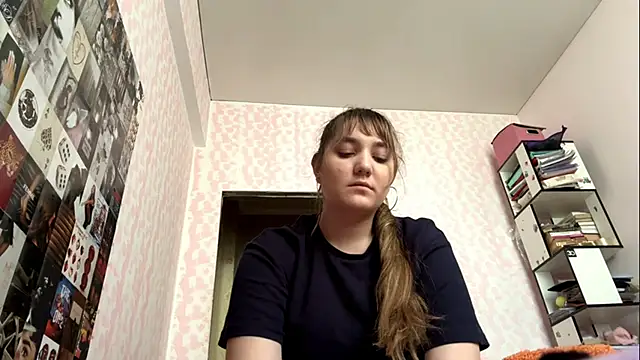Snapshot of JanineThielman chatting on 06-16-26, 10:07 JanineThielman online show from 06-16-26, 10:07