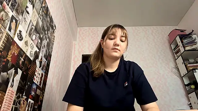 Snapshot of JanineThielman chatting on 06-25-26, 10:20 JanineThielman online show from 06-25-26, 10:20
