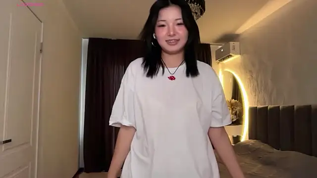 Snapshot of minnie_joy chatting on 05-03-26, 12:11 minnie joy online show from 05-03-26, 12:11
