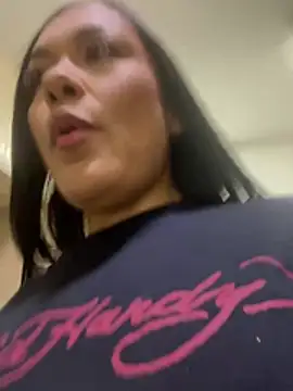 Snapshot of Tiffanyy_Lam chatting on 02-25-26, 09:35 Tiffanyy Lam online show from 02-25-26, 09:35