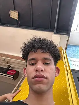 Snapshot of Stickmendez chatting on 02-27-26, 08:42 Stickmendez online show from 02-27-26, 08:42