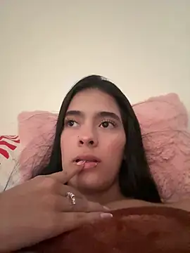 Snapshot of Isaa-queen chatting on 05-14-26, 08:26 Isaa-queen online show from 05-14-26, 08:26