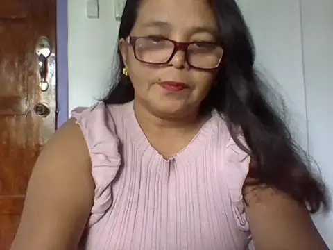 Snapshot of Flowerblossom123 chatting on 04-30-26, 05:25 Flowerblossom123 online show from 04-30-26, 05:25