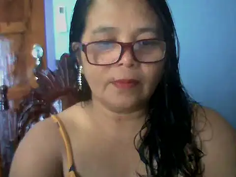 Snapshot of Flowerblossom123 chatting on 05-05-26, 04:42 Flowerblossom123 online show from 05-05-26, 04:42