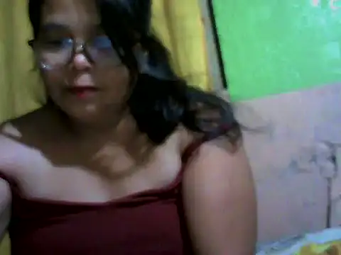 Snapshot of Flowerblossom123 chatting on 05-16-26, 01:10 Flowerblossom123 online show from 05-16-26, 01:10
