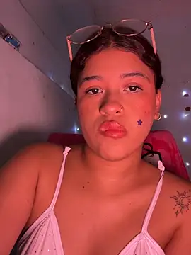 Snapshot of _RouseXLove chatting on 02-27-26, 01:11 RouseXLove online show from 02-27-26, 01:11