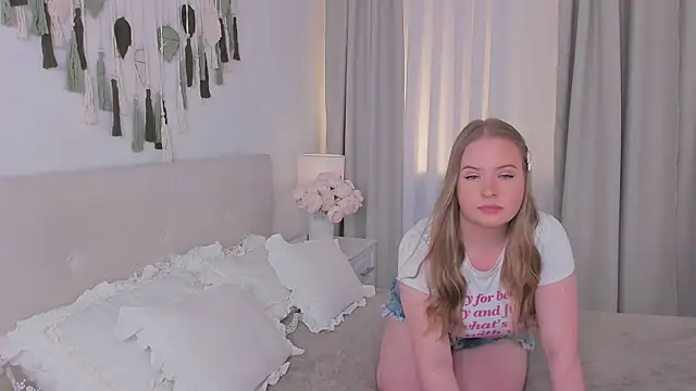 Arya Thomas online show from 04-22-26, 10:00