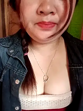 Snapshot of Meo-catwet chatting on 03-04-26, 02:17 Meo-catwet online show from 03-04-26, 02:17