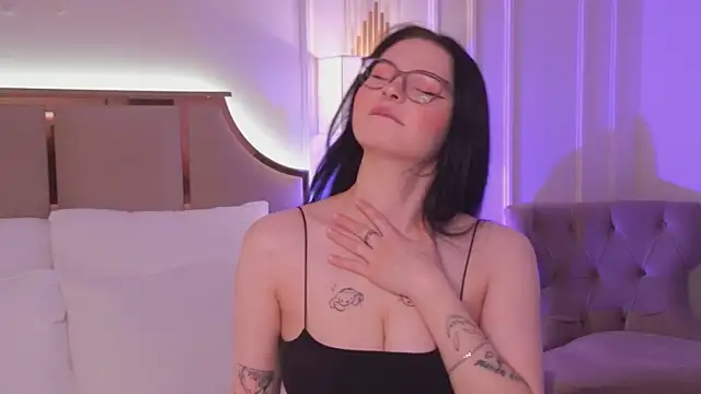 CindyMil online show from 05-01-26, 05:56