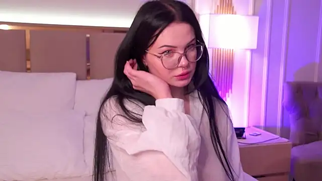 CindyMil online show from 05-17-26, 06:22