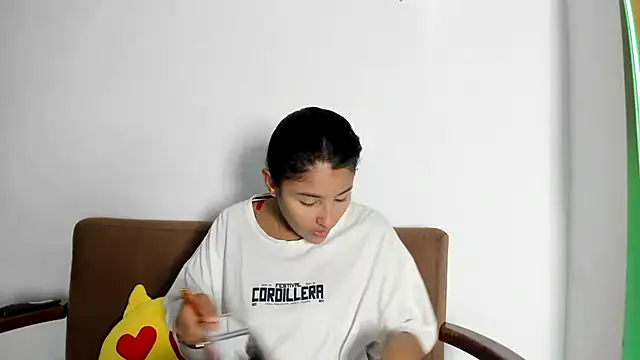 TatyGomez  online show from 06-29-26, 04:19