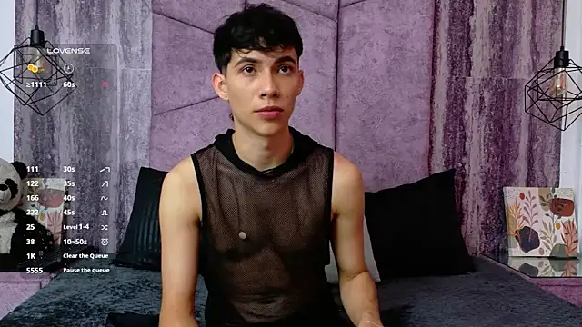 Snapshot of AronTawers chatting on 06-17-26, 07:26 AronTawers online show from 06-17-26, 07:26