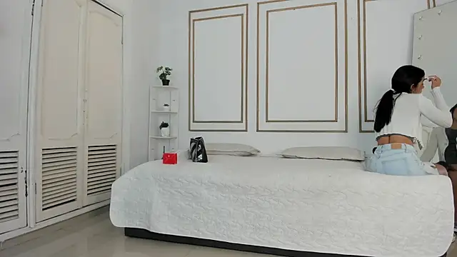 emily gaviria1 online show from 03-28-26, 12:16