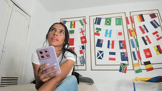 Snapshot of emily_gaviria1 chatting on 06-20-26, 07:16 emily gaviria1 online show from 06-20-26, 07:16