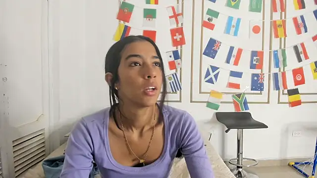 Snapshot of emily_gaviria1 chatting on 07-09-26, 01:48 emily gaviria1 online show from 07-09-26, 01:48