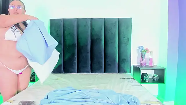 scarlet  ray  online show from 03-17-26, 11:57