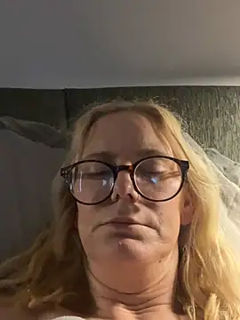 Amelie BlondeXX online show from 03-04-26, 08:20