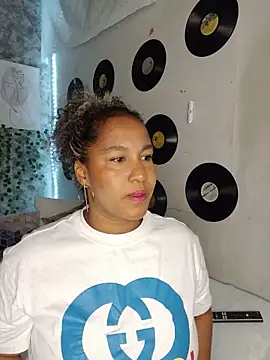 medusafox  online show from 04-15-26, 09:48