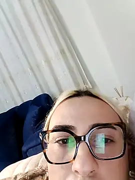 Snapshot of SarilicePamir chatting on 02-23-26, 08:28 SarilicePamir online show from 02-23-26, 08:28