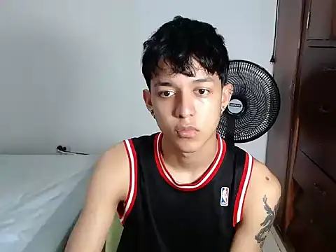 cute jisus online show from 04-01-26, 04:48