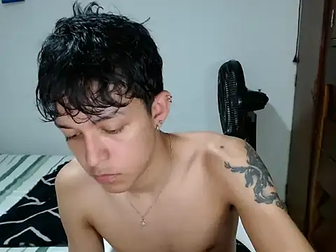 cute jisus online show from 04-22-26, 07:04