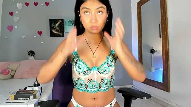 Snapshot of KimTaylorW chatting on 03-02-26, 08:26 KimTaylorW online show from 03-02-26, 08:26