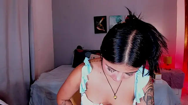 Snapshot of KimTaylorW chatting on 07-06-26, 02:30 KimTaylorW online show from 07-06-26, 02:30