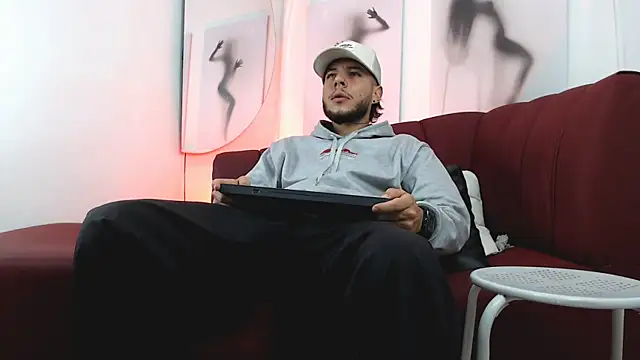 Snapshot of luxesmith chatting on 02-27-26, 02:33 luxesmith online show from 02-27-26, 02:33