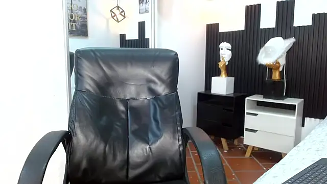 Snapshot of trevor_mob chatting on 07-09-26, 04:22 trevor mob online show from 07-09-26, 04:22