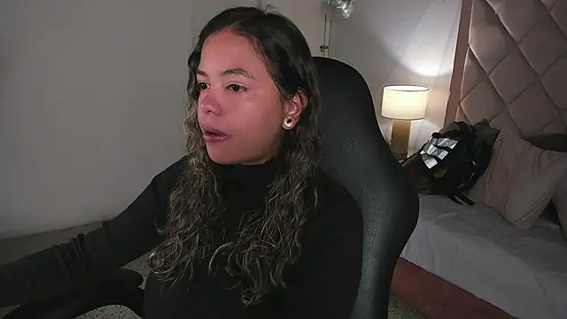 dulce lyraa1 online show from 03-25-26, 04:29