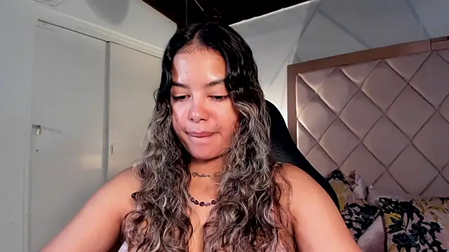 dulce lyraa1 online show from 04-08-26, 04:12