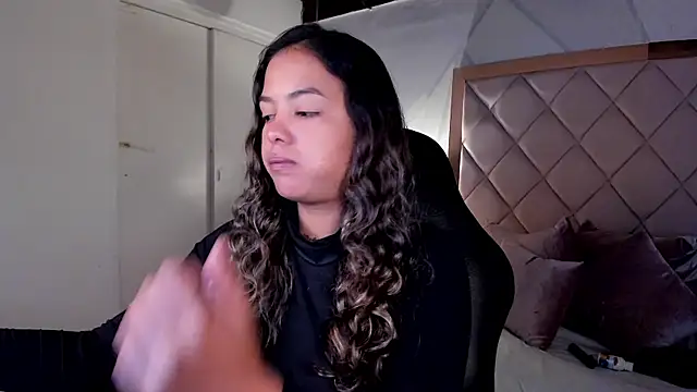 Snapshot of dulce_lyraa1 chatting on 06-19-26, 04:28 dulce lyraa1 online show from 06-19-26, 04:28