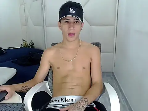 Hollmanhot online show from 03-05-26, 02:07