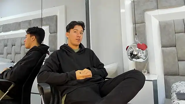 Snapshot of Austin_Reedss chatting on 02-26-26, 12:15 Austin Reedss online show from 02-26-26, 12:15