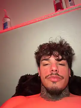 Snapshot of SNAKEARM chatting on 02-24-26, 06:50 SNAKEARM online show from 02-24-26, 06:50