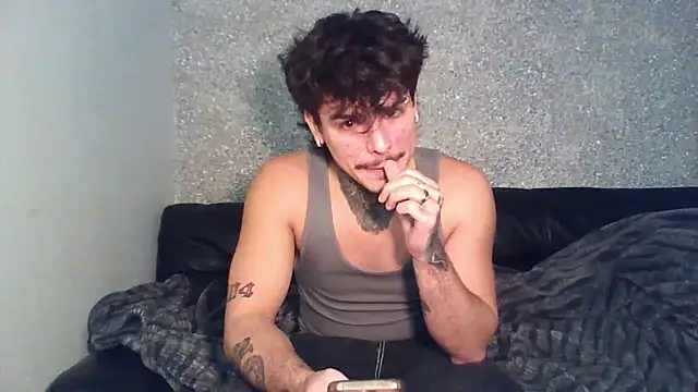 Snapshot of SNAKEARM chatting on 02-27-26, 11:16 SNAKEARM online show from 02-27-26, 11:16