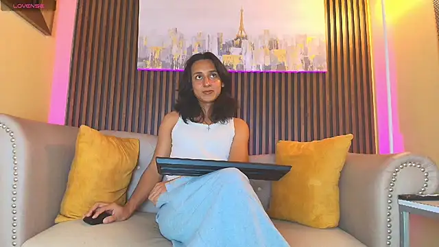 Elisasue online show from 05-20-26, 03:02