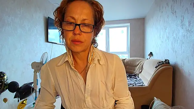 LioraWeiss online show from 05-27-26, 09:17