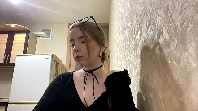 HillaryZelek online show from 02-28-26, 04:08