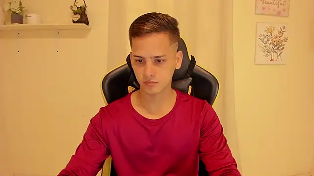Snapshot of sexy_andres01 chatting on 06-24-26, 02:16 sexy andres01 online show from 06-24-26, 02:16
