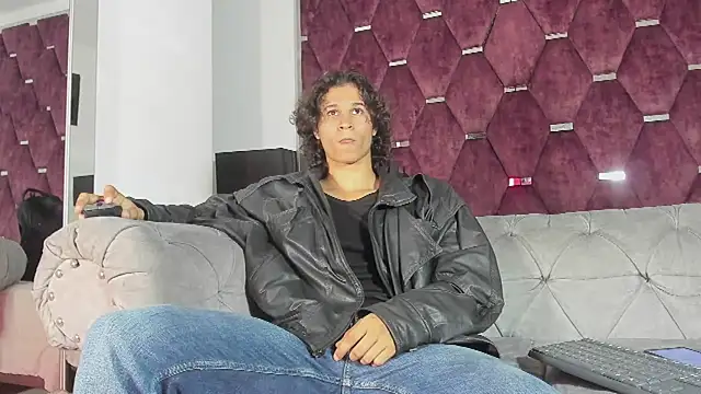 Snapshot of TonyBenedetti chatting on 05-10-26, 07:52 TonyBenedetti online show from 05-10-26, 07:52