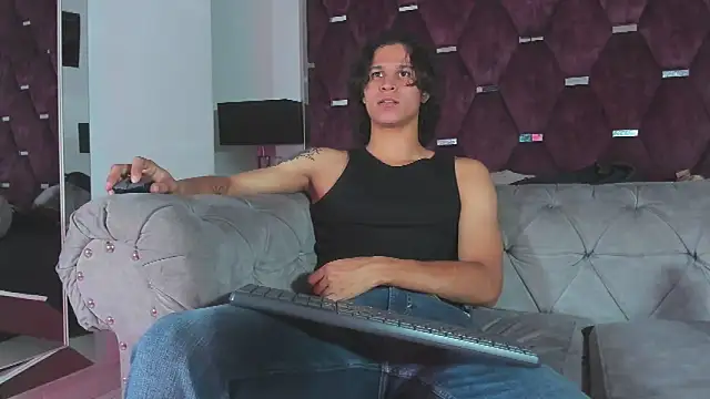 Snapshot of TonyBenedetti chatting on 05-13-26, 09:11 TonyBenedetti online show from 05-13-26, 09:11