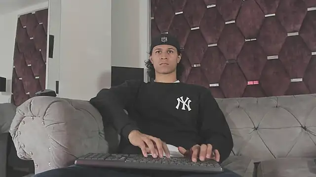 Snapshot of TonyBenedetti chatting on 05-26-26, 08:38 TonyBenedetti online show from 05-26-26, 08:38