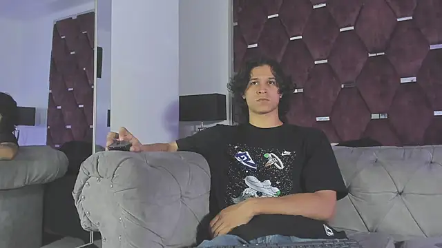 Snapshot of TonyBenedetti chatting on 06-05-26, 08:14 TonyBenedetti online show from 06-05-26, 08:14