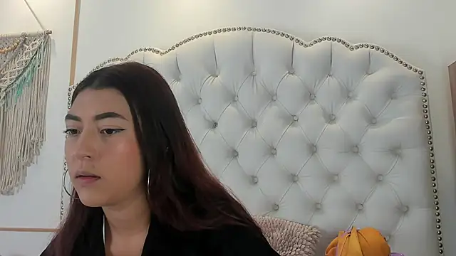 Snapshot of Sara_funy chatting on 04-30-26, 11:16 Sara funy online show from 04-30-26, 11:16