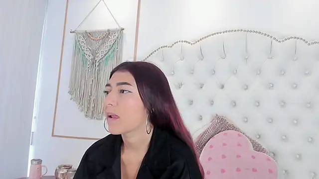 Snapshot of Sara_funy chatting on 05-21-26, 11:39 Sara funy online show from 05-21-26, 11:39