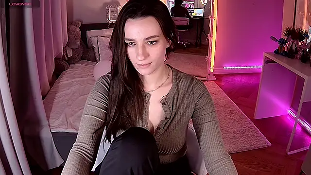 Snapshot of Vivian_Wee chatting on 03-01-26, 09:50 Vivian Wee online show from 03-01-26, 09:50